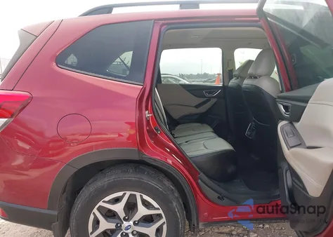 2021 Subaru Forester Premium z USA, uszkodzony, nr VIN JF2SKAJC9MH507103